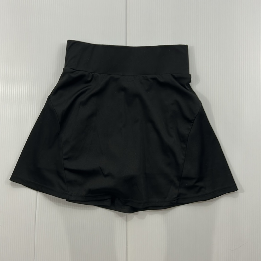 J31. Women’s Werena Black‎ Skort (XS)